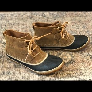 Sorel Women's Out N About Leather Rain Snow Boot - color Elk size 9.5